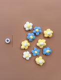 Related product : 3D Crochet Daisies - Blue Posy (10 pack)