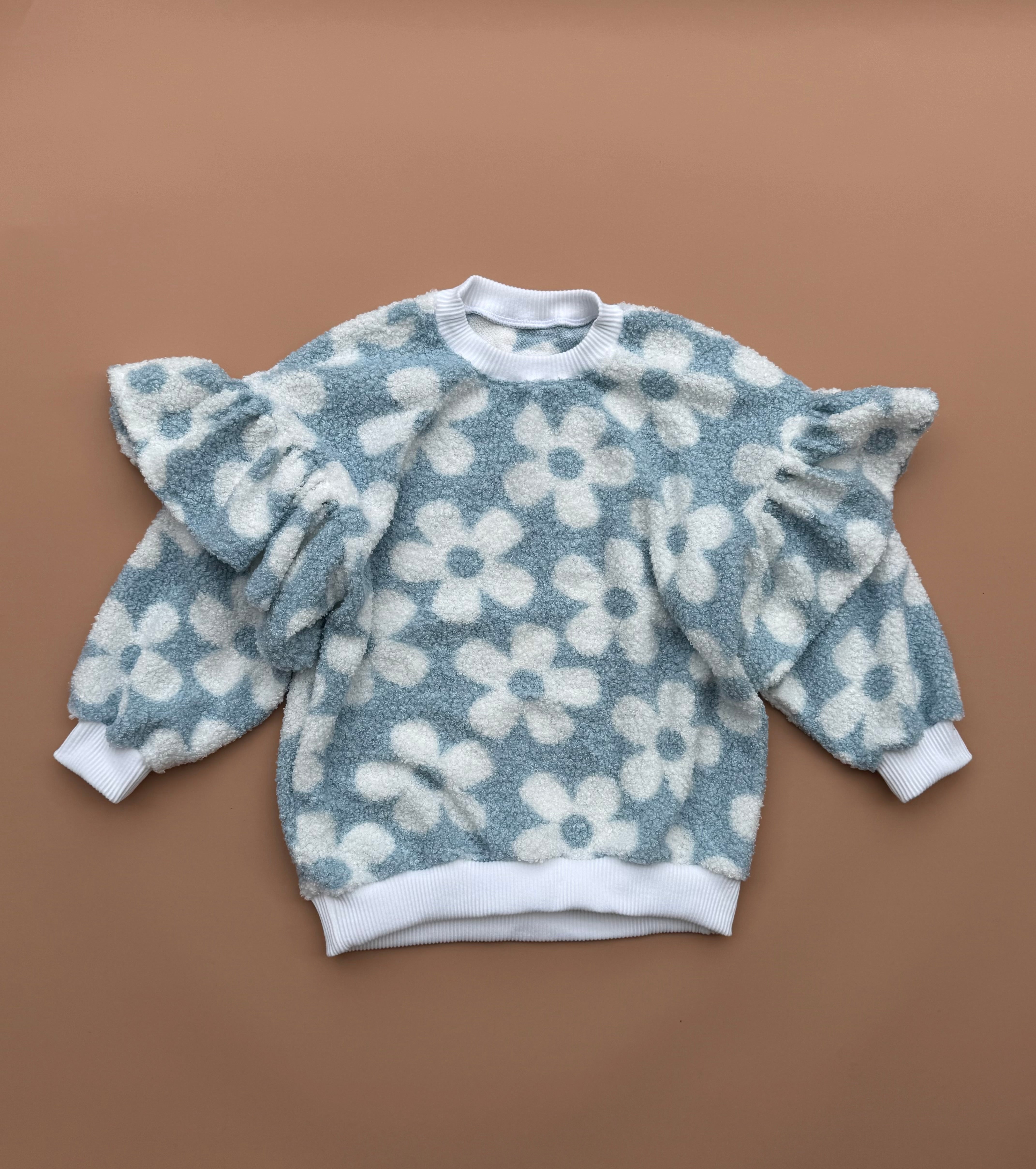 Oversized Frillie Pullover - Blue Daisy Teddy