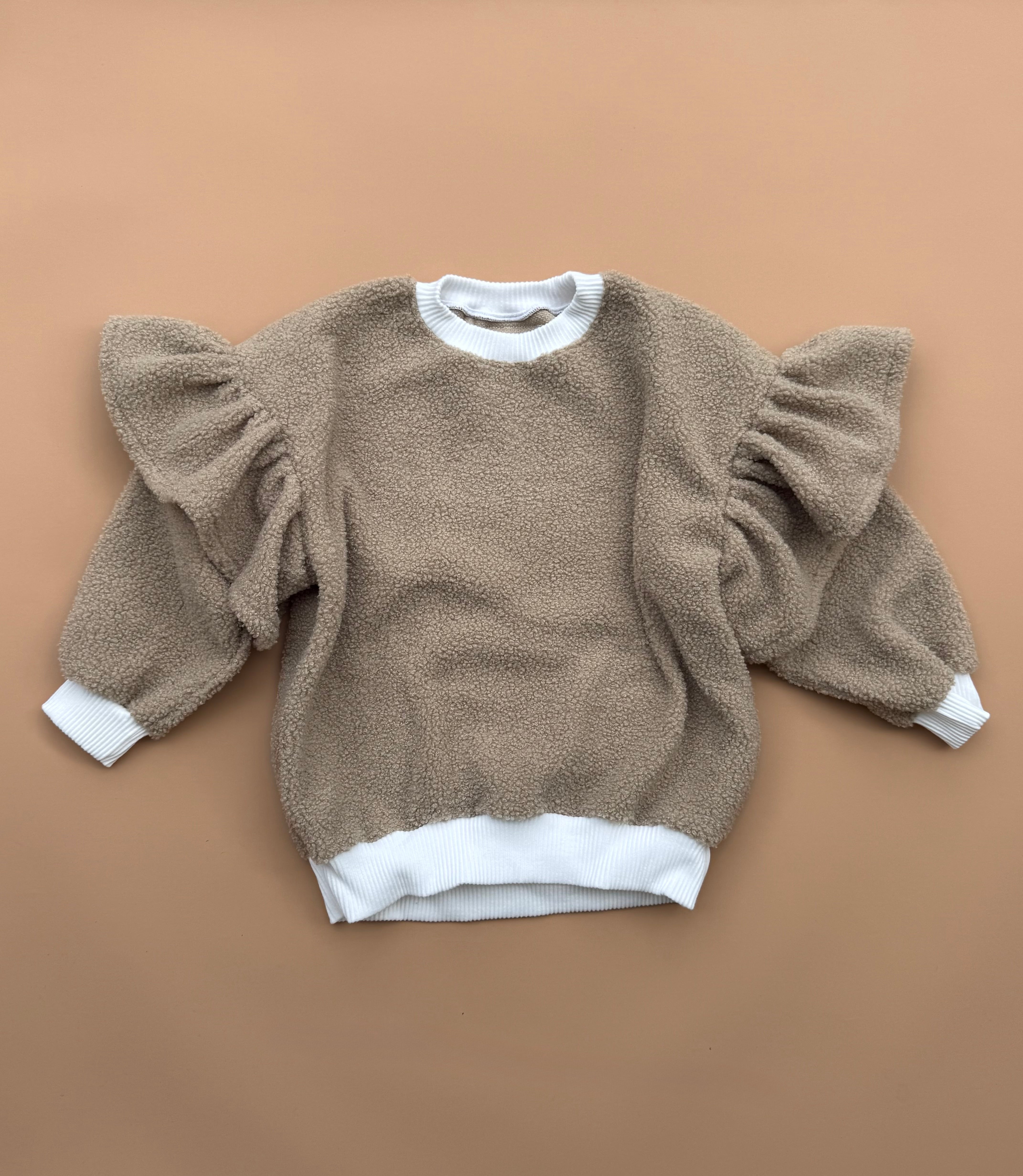 Oversized Frillie Pullover - Latte Teddy