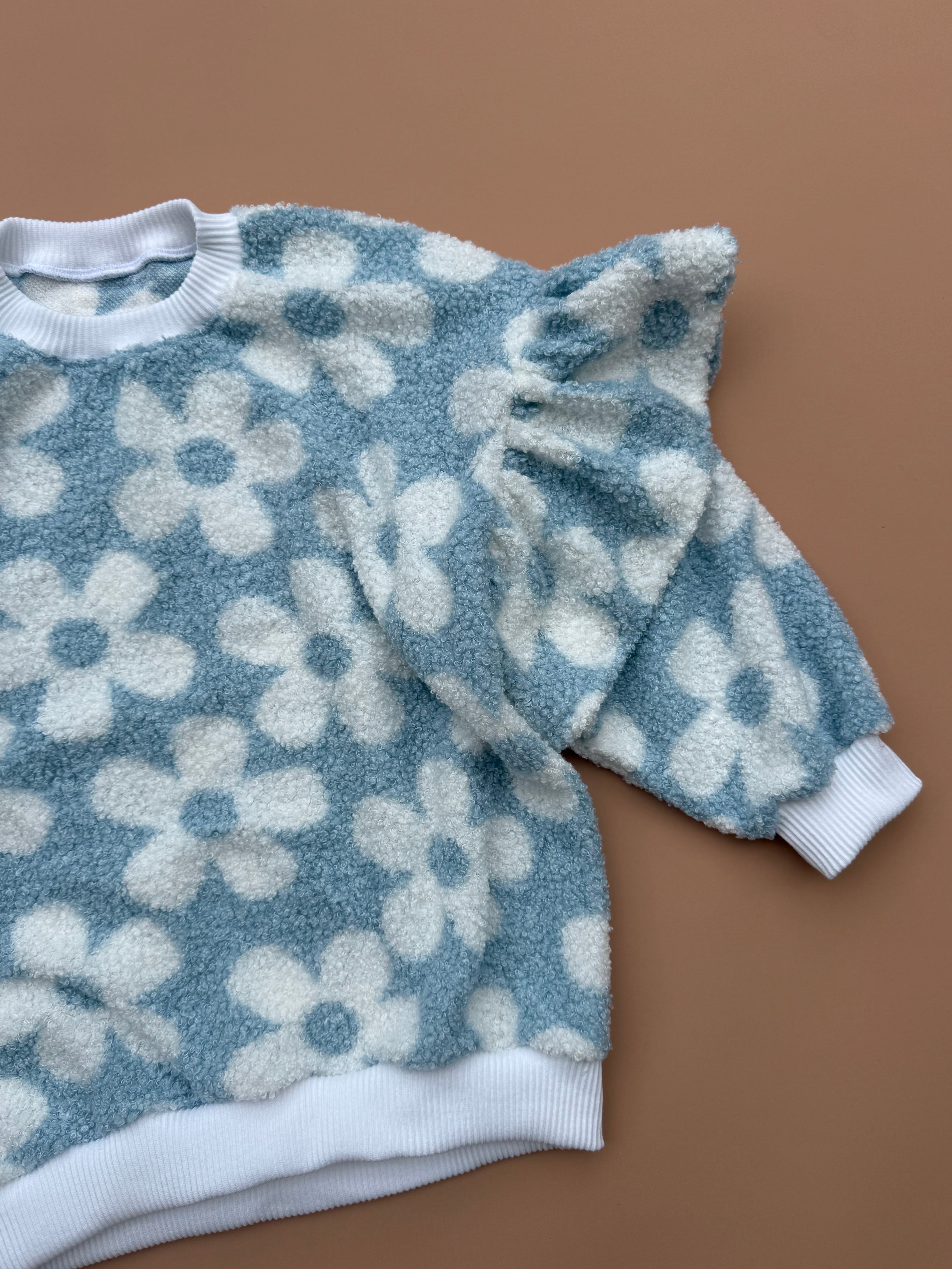 Oversized Frillie Pullover - Blue Daisy Teddy
