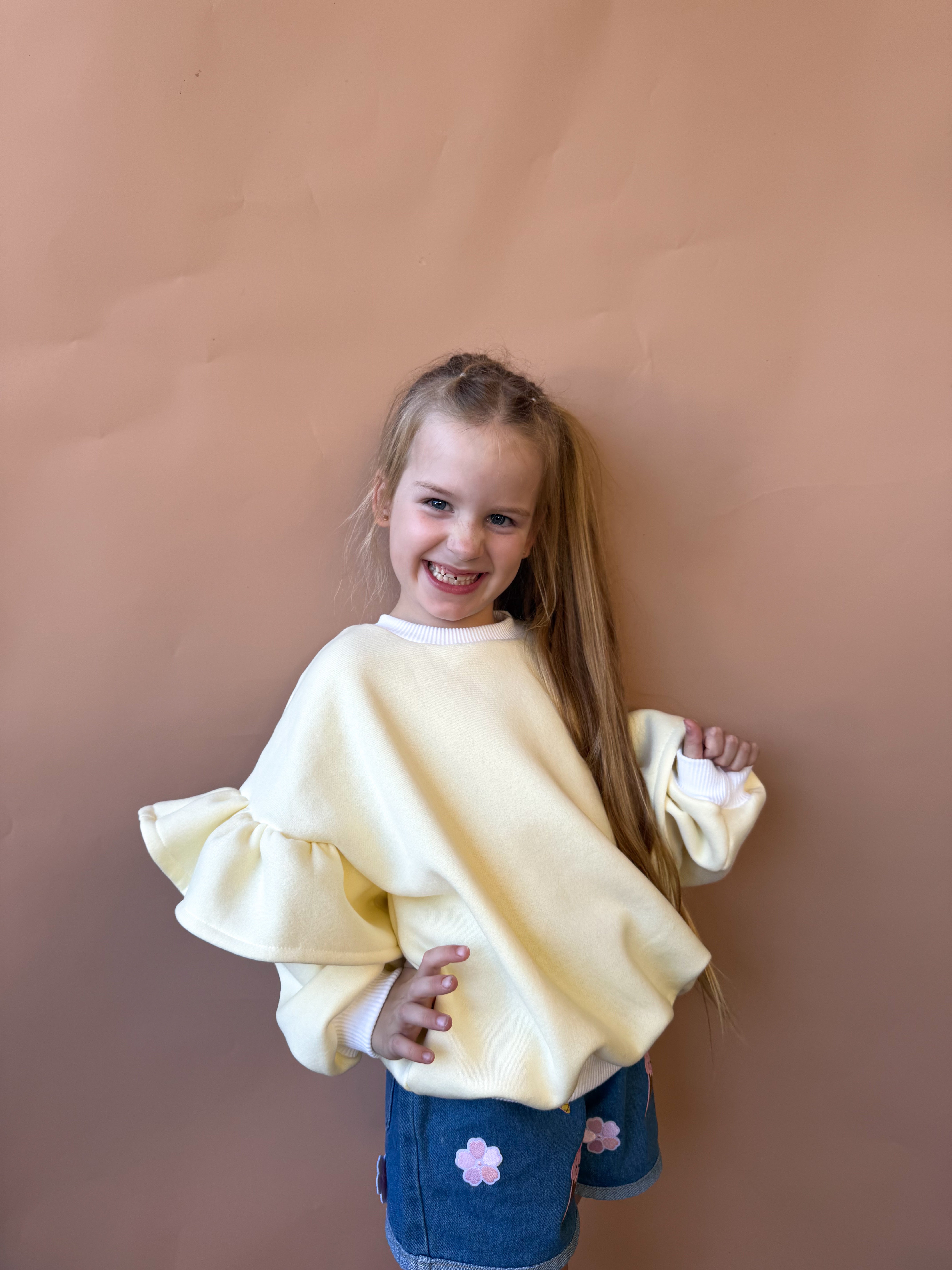 Oversized Frillie Pullover - Lemon