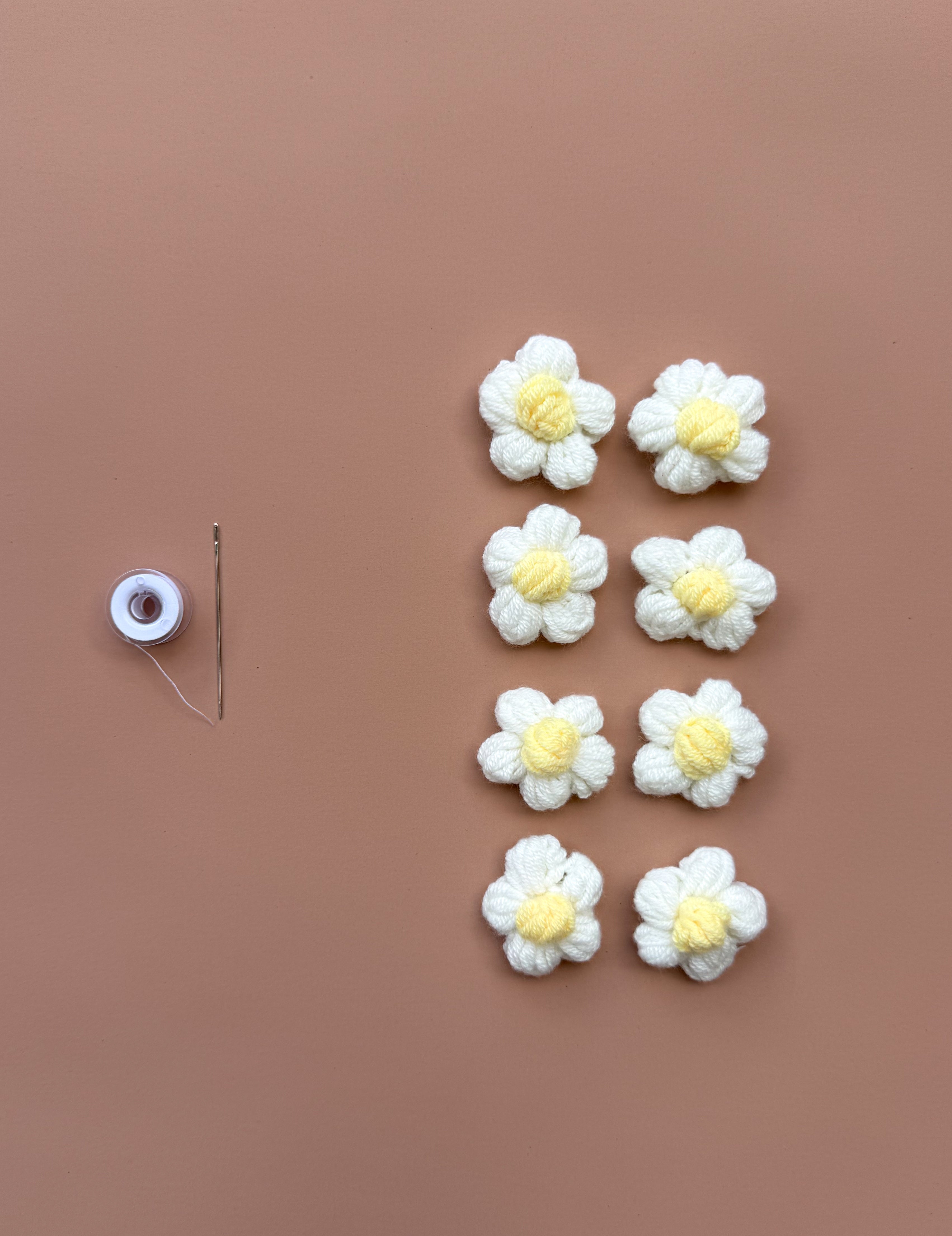 3D Crochet Daisies - Warm White/Yellow (8 pack)